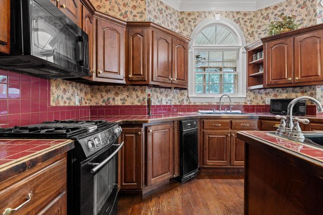 800 Sunset Mountain Drive, Chattanooga, TN 37421