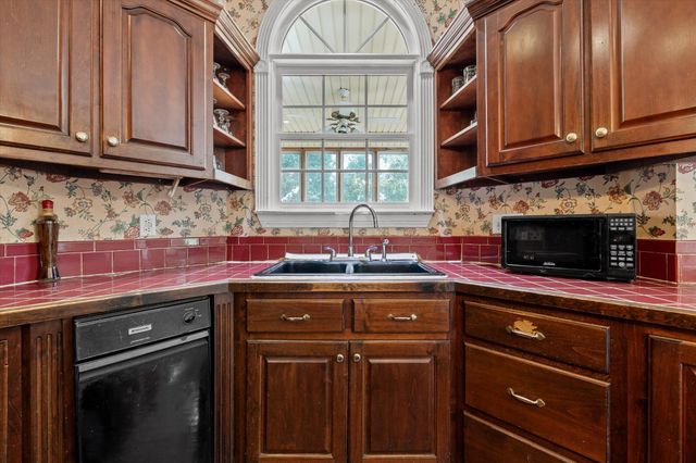 800 Sunset Mountain Drive, Chattanooga, TN 37421