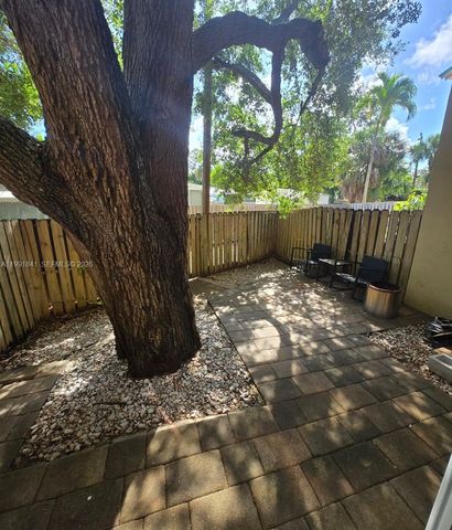 806 SE 14th St 806, Fort Lauderdale, FL 33316