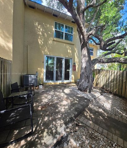 806 SE 14th St 806, Fort Lauderdale, FL 33316