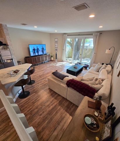 806 SE 14th St 806, Fort Lauderdale, FL 33316