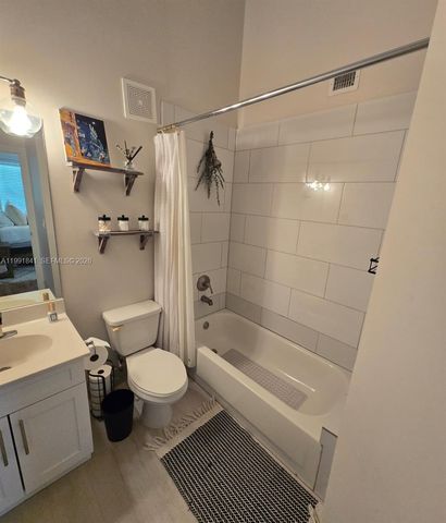 806 SE 14th St 806, Fort Lauderdale, FL 33316