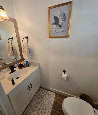 806 SE 14th St 806, Fort Lauderdale, FL 33316