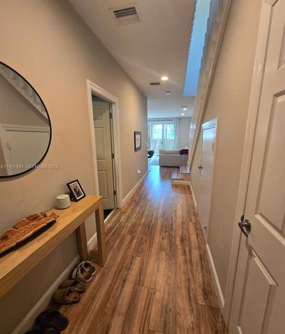 806 SE 14th St 806, Fort Lauderdale, FL 33316