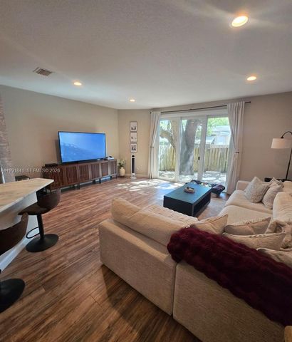 806 SE 14th St 806, Fort Lauderdale, FL 33316