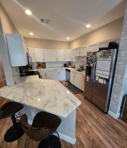 806 SE 14th St 806, Fort Lauderdale, FL 33316