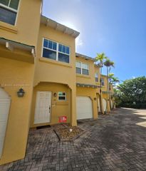 806 SE 14th St 806, Fort Lauderdale, FL 33316