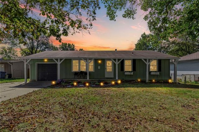 303 W Sunrise Drive, Belton, MO 64012