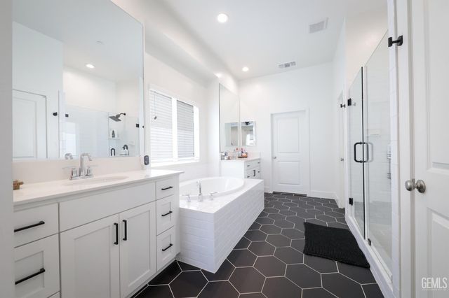 8810 Casella, Bakersfield, CA 93314