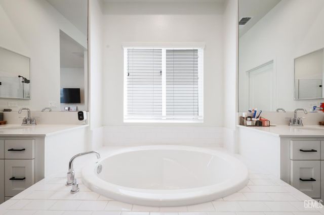 8810 Casella, Bakersfield, CA 93314