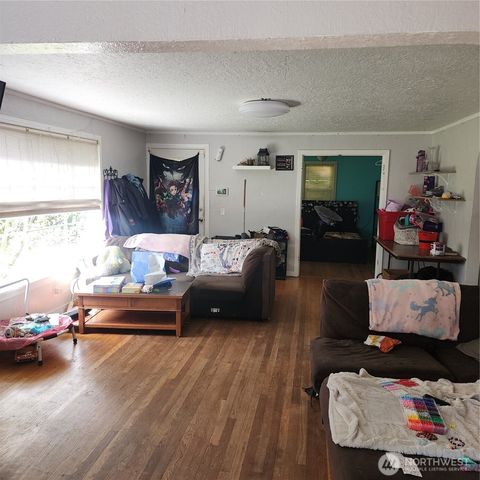818 8th Avenue, Longview, WA 98632