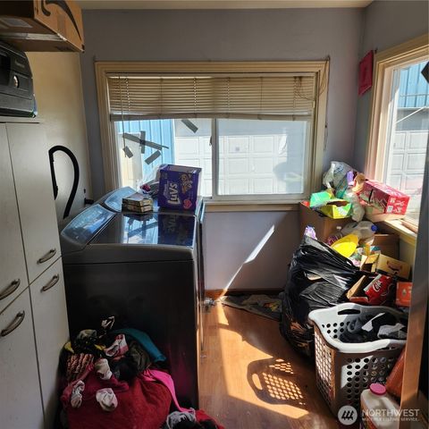 818 8th Avenue, Longview, WA 98632