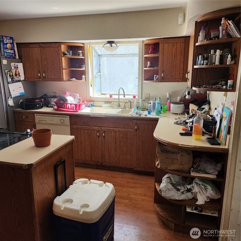 818 8th Avenue, Longview, WA 98632