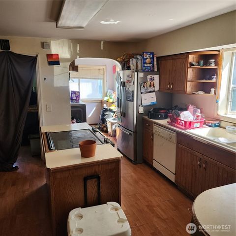 818 8th Avenue, Longview, WA 98632