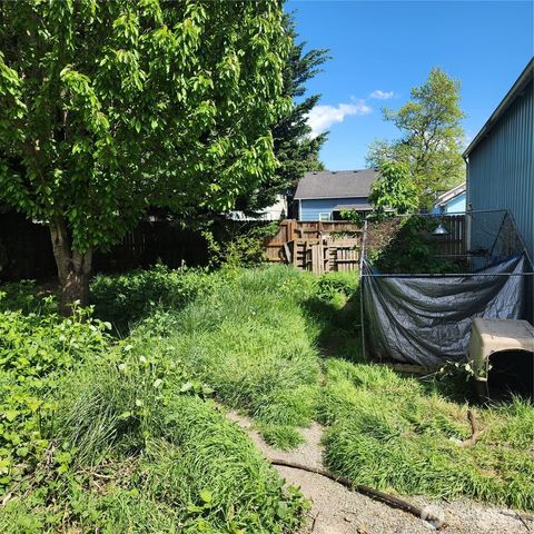 818 8th Avenue, Longview, WA 98632