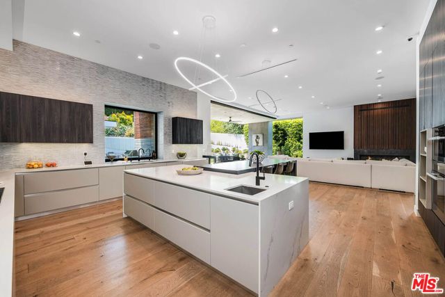 4530 Libbit Avenue, Encino (los Angeles), CA 91436