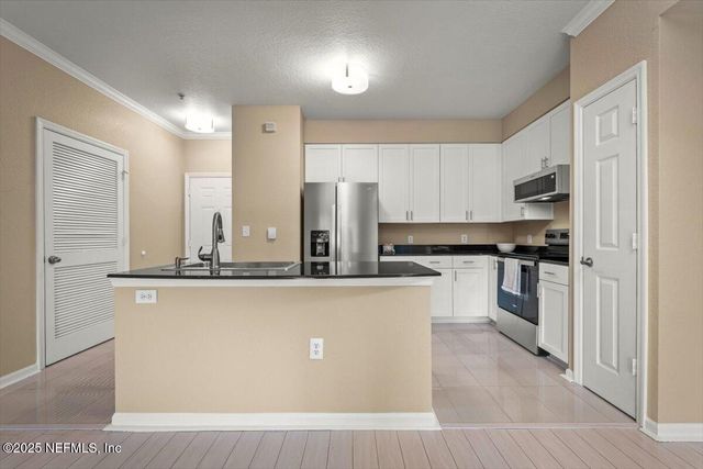 8539 GATE Parkway, 9227, Jacksonville, FL 32216