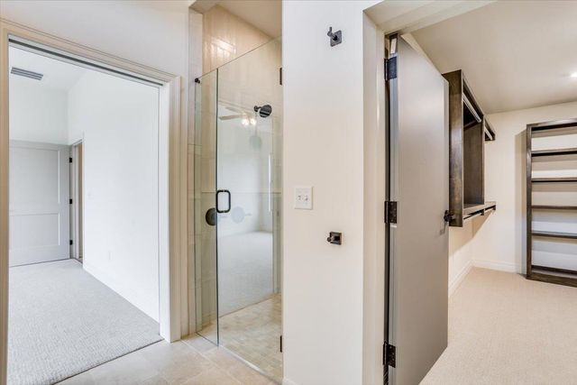 2799 N Curtis Ct, Wichita, KS 67205