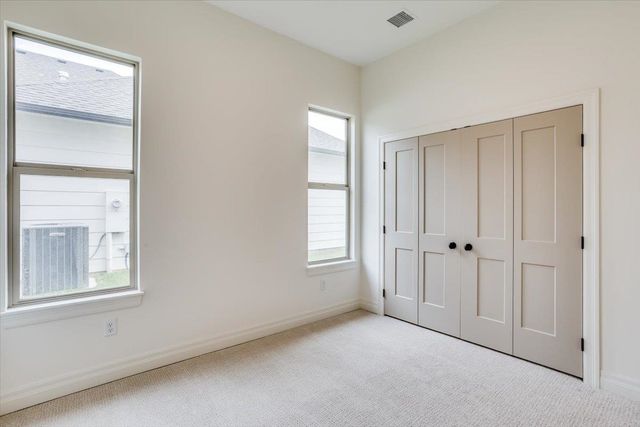 2799 N Curtis Ct, Wichita, KS 67205