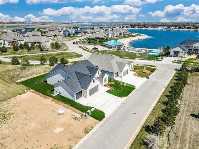 2799 N Curtis Ct, Wichita, KS 67205