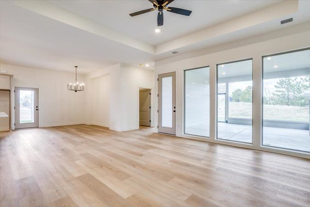 2799 N Curtis Ct, Wichita, KS 67205