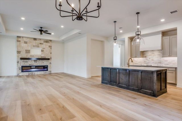 2799 N Curtis Ct, Wichita, KS 67205