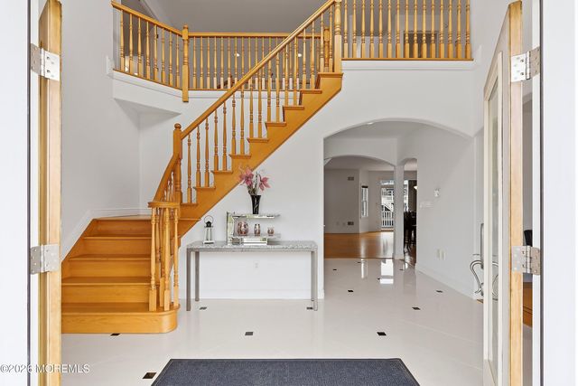 17 Lagoon Drive W, Toms River, NJ 08753