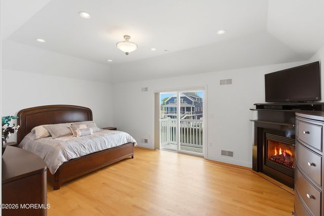 17 Lagoon Drive W, Toms River, NJ 08753
