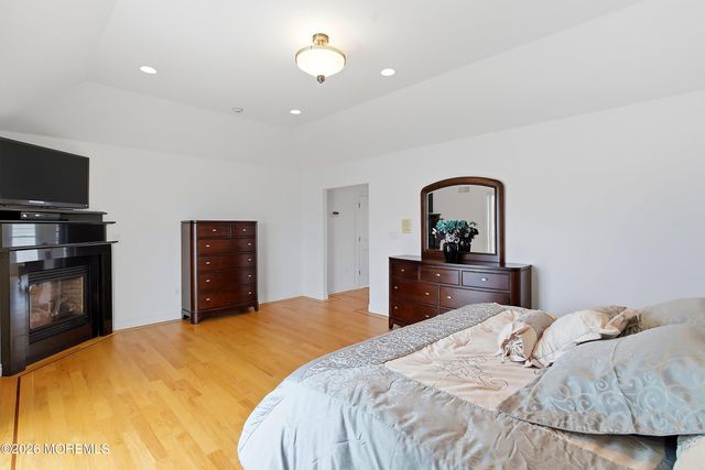 17 Lagoon Drive W, Toms River, NJ 08753