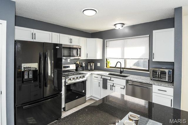 5408 Gloucester Road, High Ridge, MO 63049