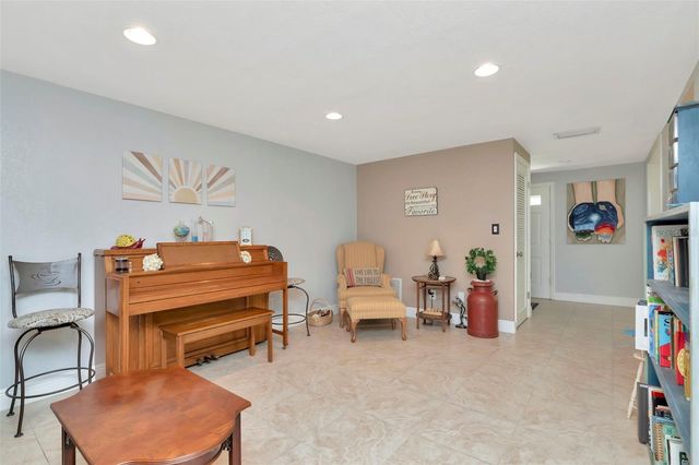 4830 3RD AVENUE N, St Petersburg, FL 33713