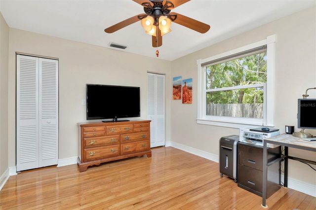 4830 3RD AVENUE N, St Petersburg, FL 33713