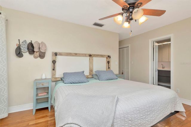 4830 3RD AVENUE N, St Petersburg, FL 33713