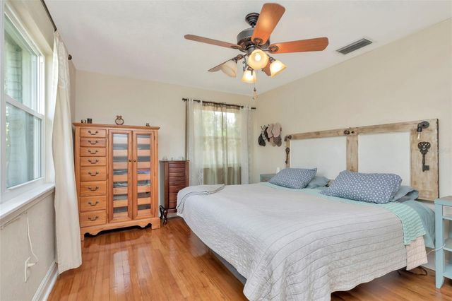 4830 3RD AVENUE N, St Petersburg, FL 33713