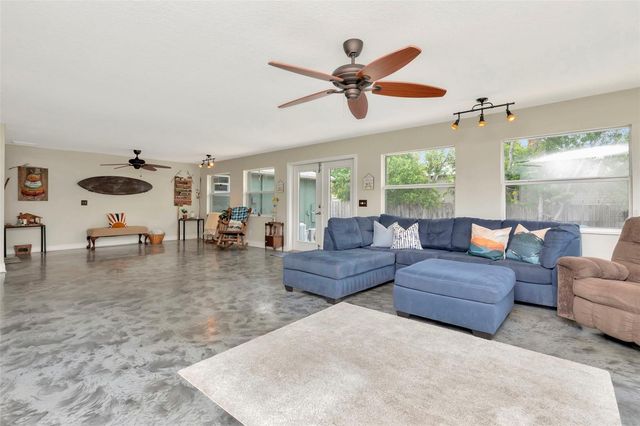 4830 3RD AVENUE N, St Petersburg, FL 33713