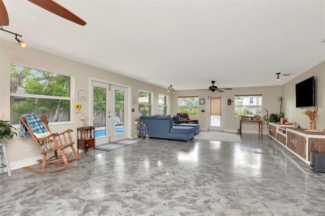 4830 3RD AVENUE N, St Petersburg, FL 33713