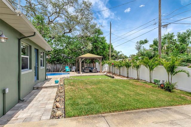 4830 3RD AVENUE N, St Petersburg, FL 33713