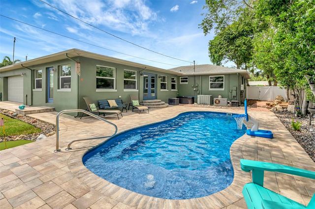 4830 3RD AVENUE N, St Petersburg, FL 33713