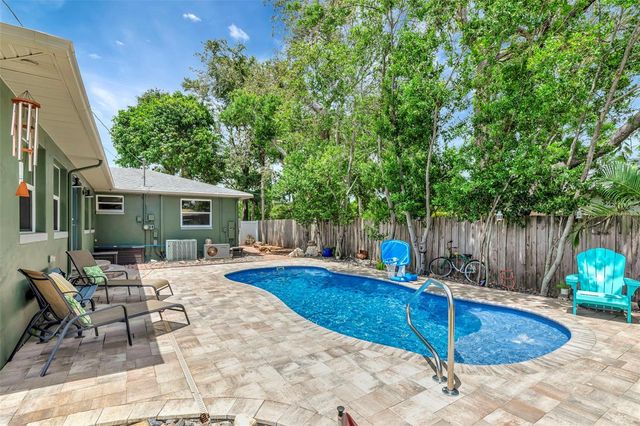 4830 3RD AVENUE N, St Petersburg, FL 33713