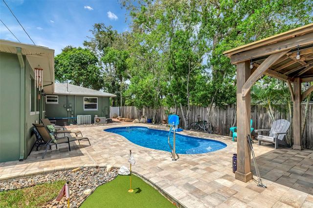 4830 3RD AVENUE N, St Petersburg, FL 33713