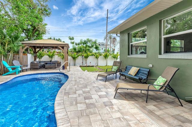 4830 3RD AVENUE N, St Petersburg, FL 33713