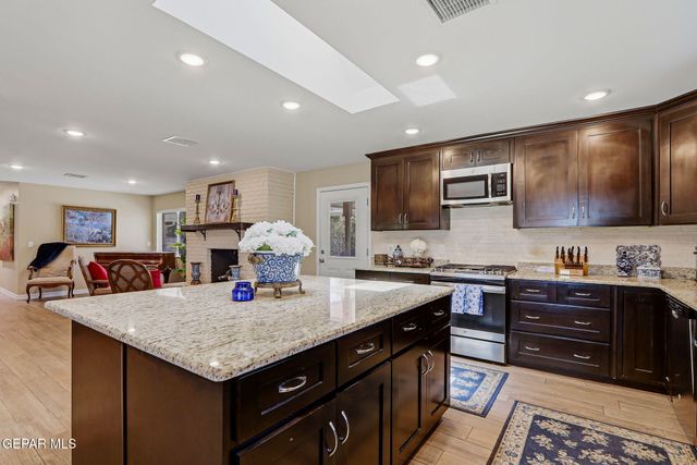 5425 ROCKWOOD Road, El Paso, TX 79932
