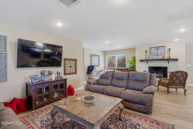 5425 ROCKWOOD Road, El Paso, TX 79932