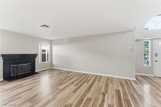 8301 Classic Villa Court, Las Vegas, NV 89128
