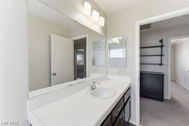 8301 Classic Villa Court, Las Vegas, NV 89128