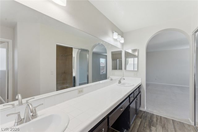 8301 Classic Villa Court, Las Vegas, NV 89128