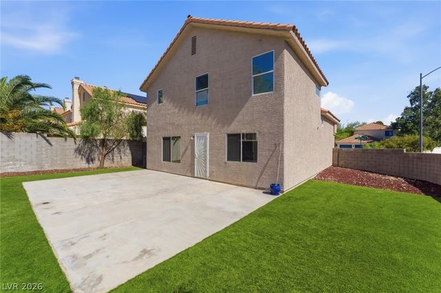 8301 Classic Villa Court, Las Vegas, NV 89128