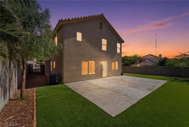 8301 Classic Villa Court, Las Vegas, NV 89128