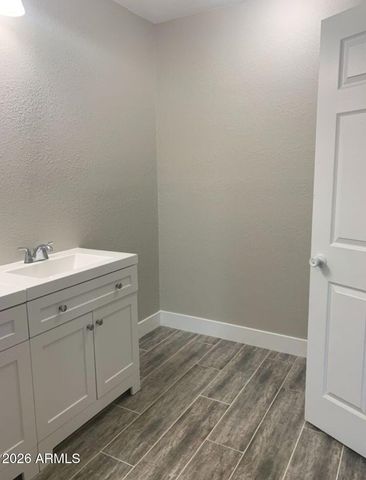 1656 E INDIANOLA Avenue, Phoenix, AZ 85016