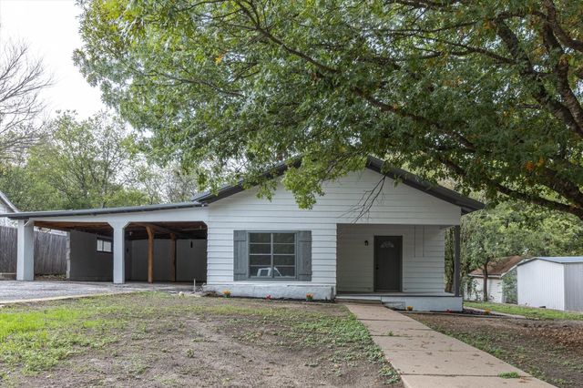 303 S Lloyd Street, Hamilton, TX 76531